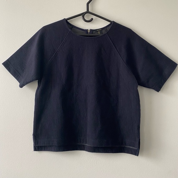 Forever 21 Navy Blue Zipper Back Top - Picture 1 of 4